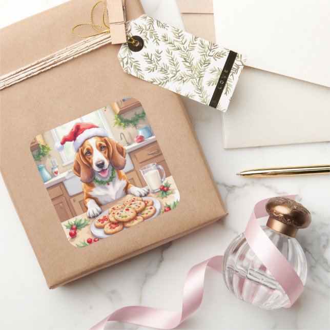 Adorable Basset Hound Sneaking Christmas Cookies Quadratischer Aufkleber (Schenken)