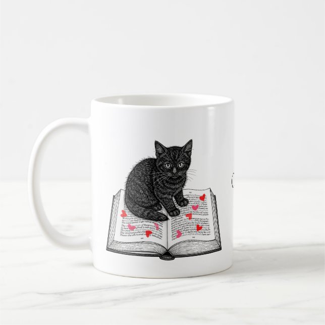 Adorable Black Cat Kitten on Book Custom Name Kaffeetasse (Links)