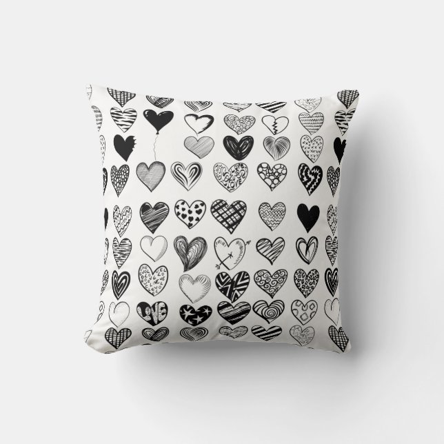 Adorable Black Heart Scribble Zeichnend Kissen (Vorderseite)