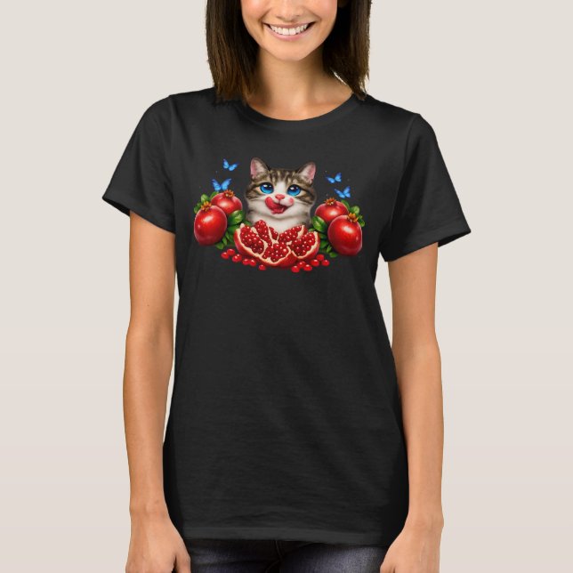 Adorable Blue-Eyed Cat with Pomegranates  T-Shirt (Vorderseite)
