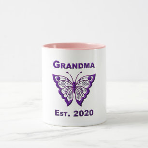 Adorable Butterfly Oma "Est 2020" Tasse
