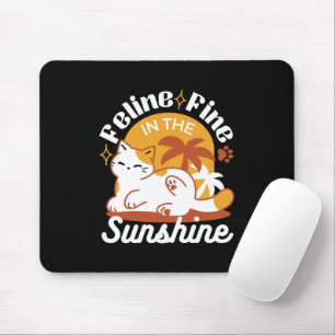 Adorable Cat Relaxen in der Sonne - Sommergäste Mousepad