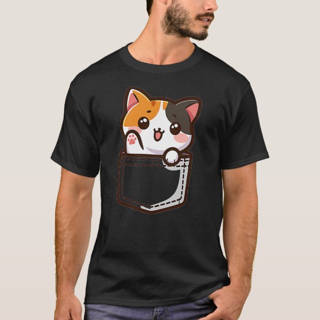 Adorable Chibi Japanese Pocket Kawaii Calico Cat T-Shirt (Vorderseite)
