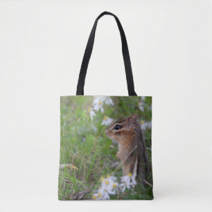 Adorable Chipmunk in Blume