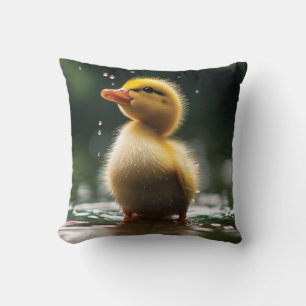 "Adorable Duckling im Regen Kissen