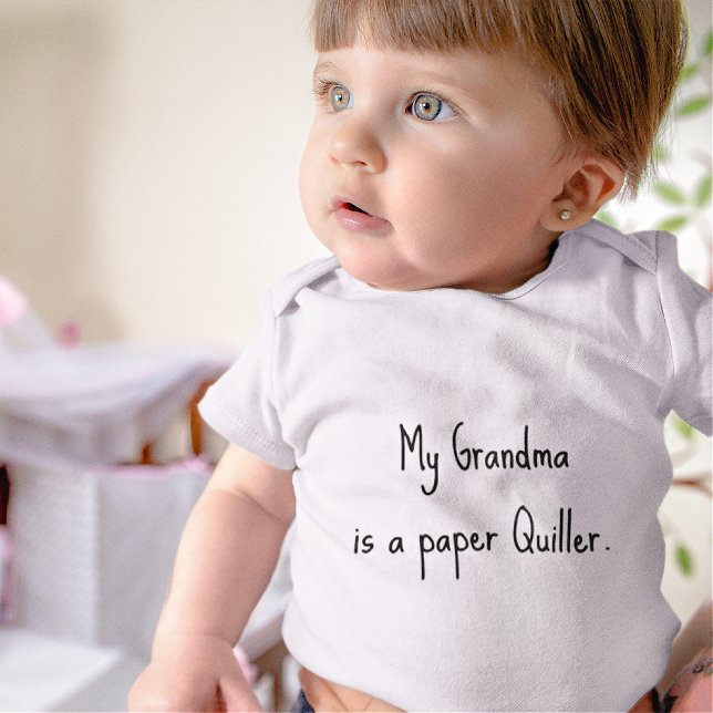 Adorable Edit Quillername Text, weiß Baby Strampler (Von Creator hochgeladen)