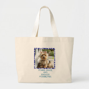 "Adorable Fluffy Yorkshire Terrier auf der Veranda Jumbo Stoffbeutel