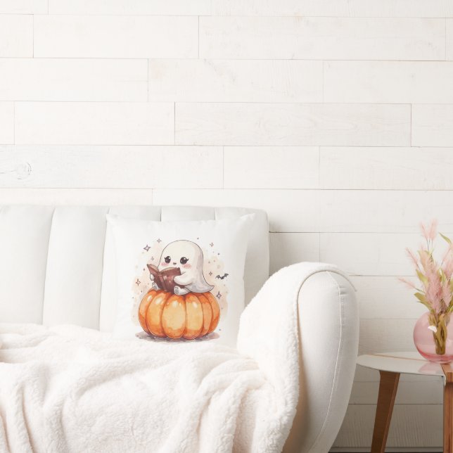 Adorable Ghost mit Book Sitting on Pumpkin - Hall Kissen (Liege)