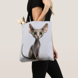 ADORABLE GRAUHAIRLESS SPHYNX CAT