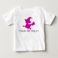 Adorable Hexe auf einem Broomstick Baby-Shirt