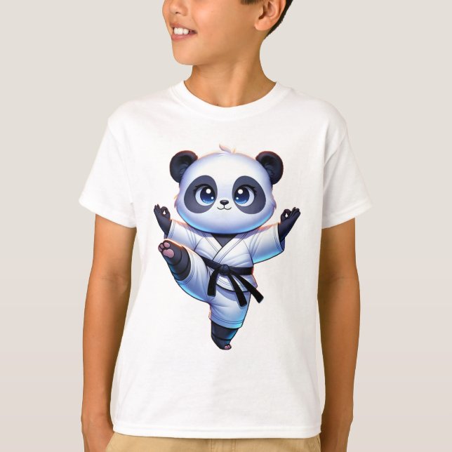 Adorable Karate Panda Crane Kick Pose T-Shirt (Vorderseite)