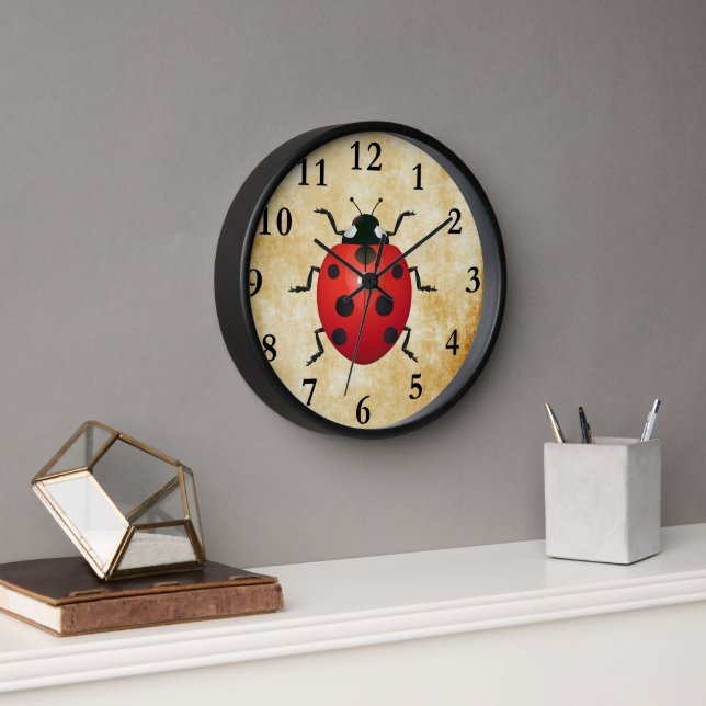 Adorable Ladybug Wall Clock! Uhr (Büro)