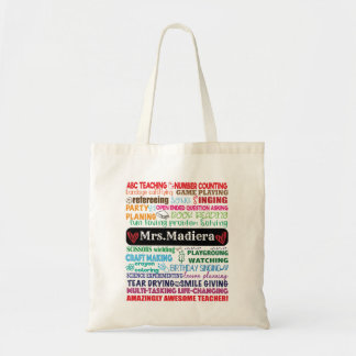 adorable Lehrerin übermacht Tasche für jede Klasse