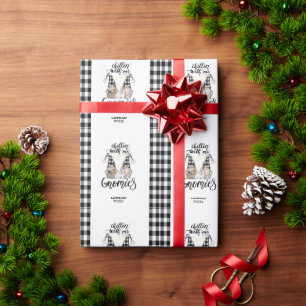 Adorable Niedlich Gnomes Black Buffalo Kariert Geschenkpapier