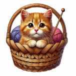 Adorable Orange Kitten in Basket mit Garn Freistehende Fotoskulptur<br><div class="desc">Niedliches,  orangefarbenes Kätzchen,  das in einem geflochtenen Korb mit Garnbällen und einem Häkelhaken sitzt und eine gemütliche und spielerische Atmosphäre schafft</div>