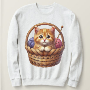 Adorable Orange Kitten in Basket mit Garn Sweatshirt