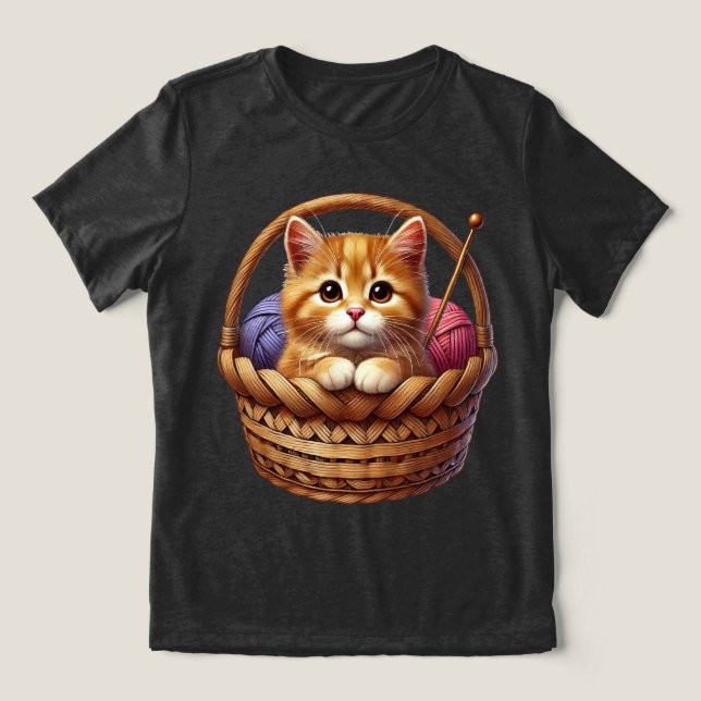 Adorable Orange Kitten in Basket mit Garn Tri-Blend Shirt (Design Vorderseite)