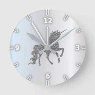 Adorable Silver Glitzer Unicorn Runde Wanduhr