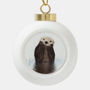 Adorable Smilch Otter im Lake Keramik Kugel-Ornament