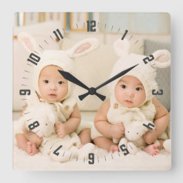 Adorable Twins Foto Kinderzimmer Quadratische Wanduhr