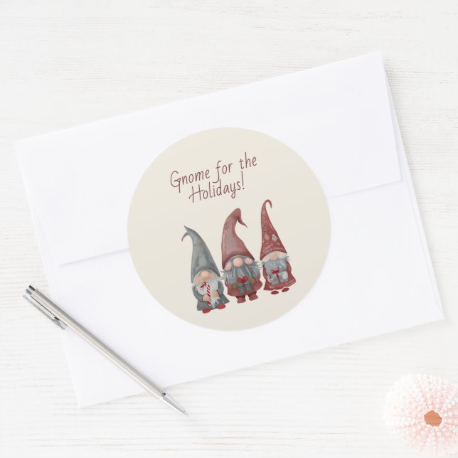 Adorable Weihnachtsgnomen mit Holiday Cheer Runder Aufkleber (Umschlag)