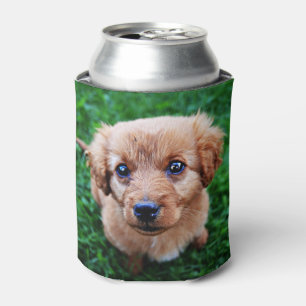 Adorable Welpe auf dem Rasen Foto Dosenkühler