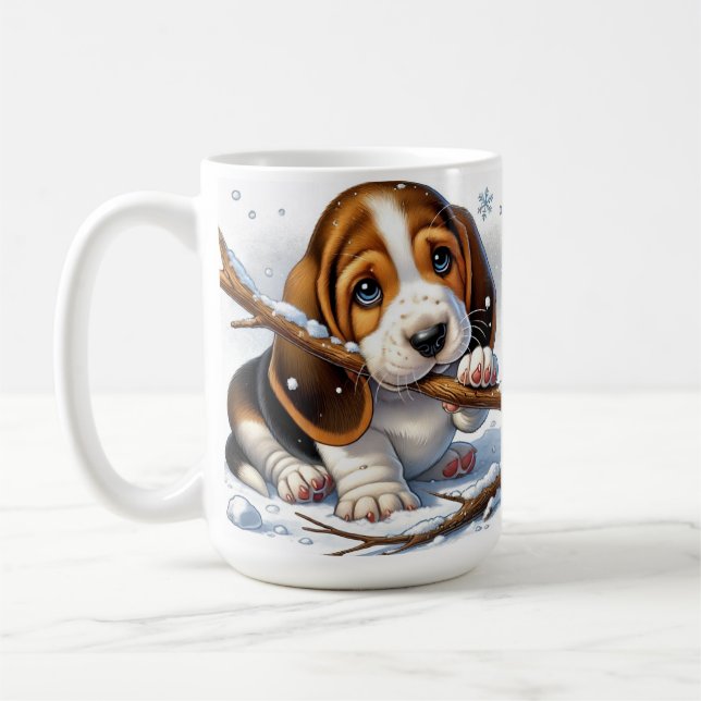 Adorable Welpe, die einen schneesicheren Stick häl Kaffeetasse (Links)