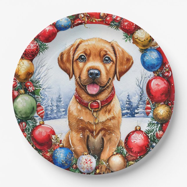 Adorable Welpe umgeben von Weihnachtsdekorationen Pappteller (Vorderseite)