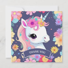 Adorable White Baby Unicoron mit Blume