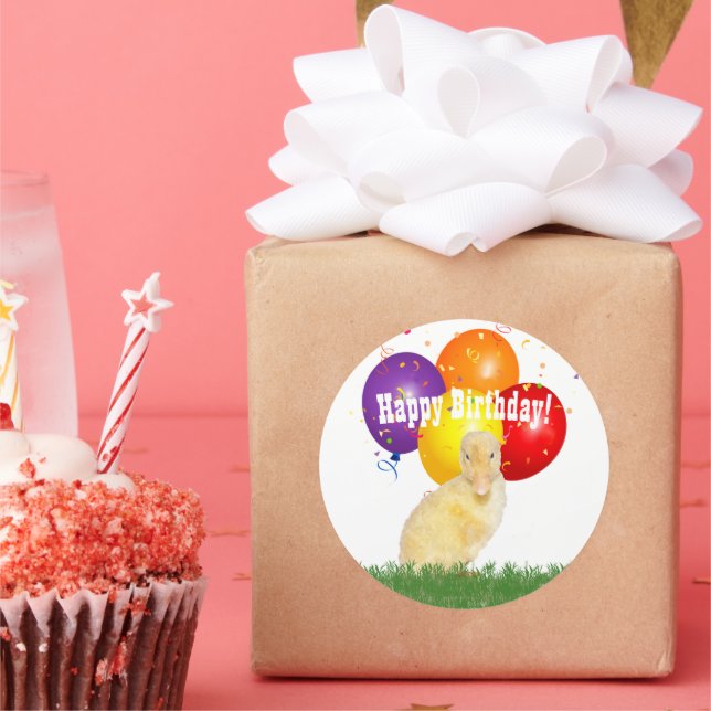 Adorable Yellow Duckling Happy Birthday Balloons Runder Aufkleber (Party)
