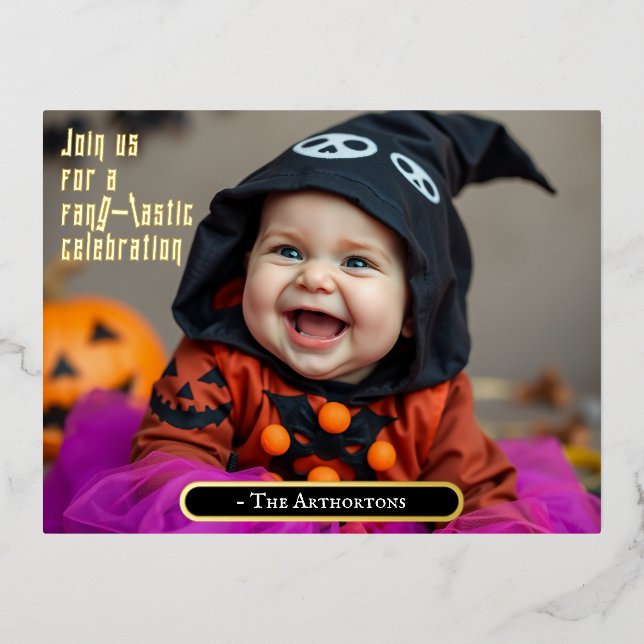 Adortable Halloween Baby Folie Einladungspostkarte (Vorderseite)