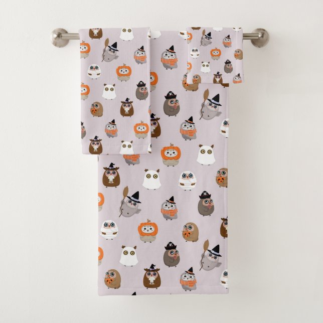 Adortable Halloween Owls Pattern Badhandtuch Set (Insitu)