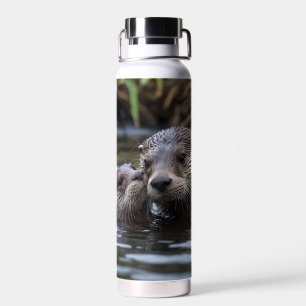 **"Adrift in Liebe: Mama und Baby Otter"*** Trinkflasche