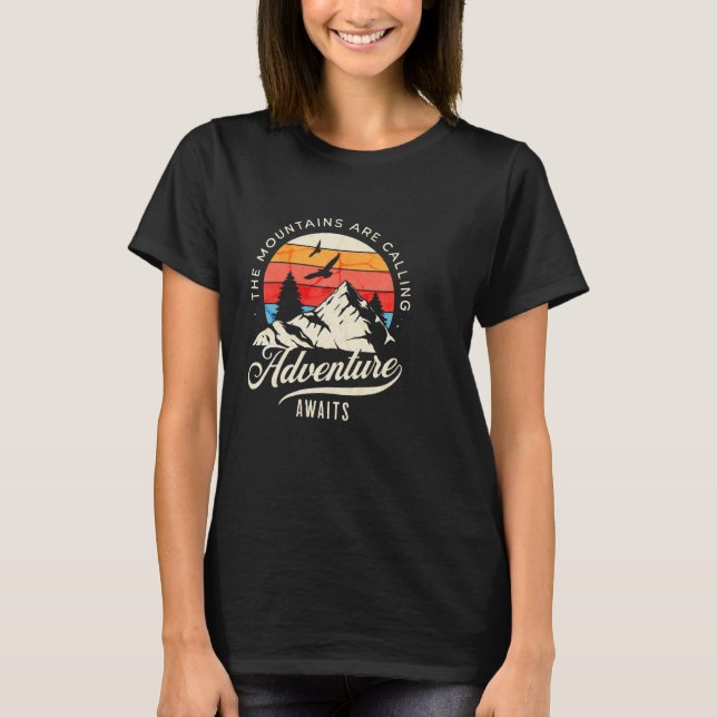 Adventure Await  Wilderness Camping T-Shirt (Vorderseite)