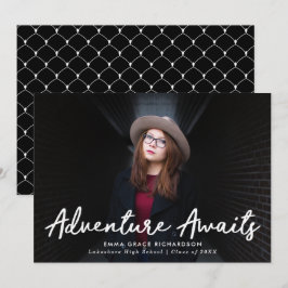 Adventure Awaits Black Foto Abschluss Ankündigung