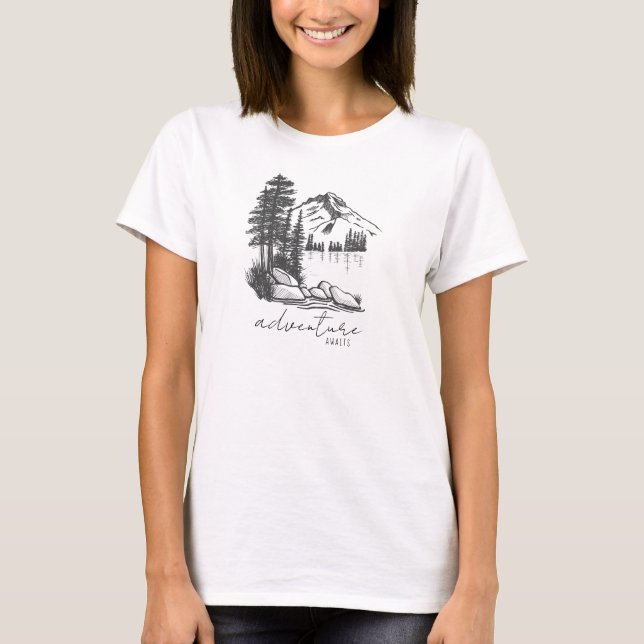 Adventure Awaits Mountain T-Shirt (Vorderseite)