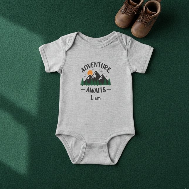 Adventure Awaits Mountains Personalized  Bodysuit Baby Strampler (Von Creator hochgeladen)