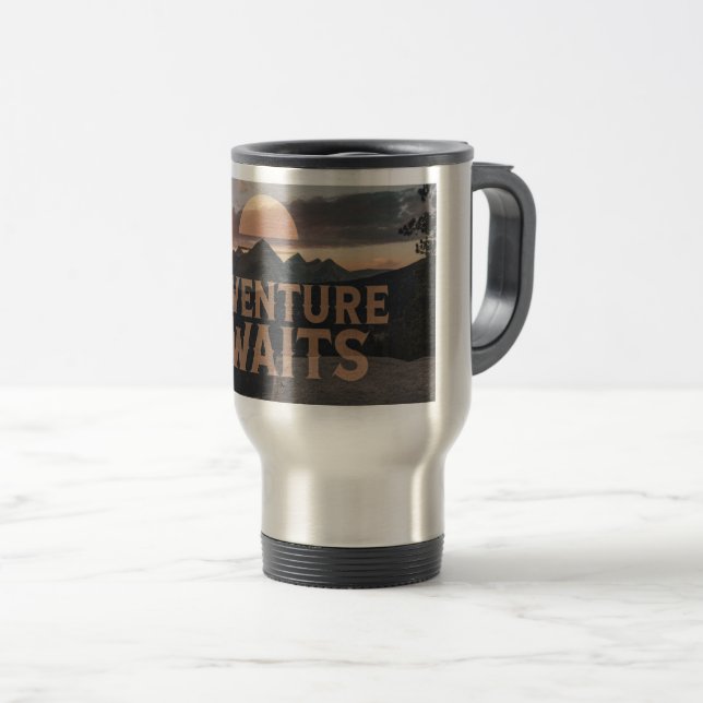 Adventure Awaits - Rugged Mountain Yeti Tumbler Reisebecher (VorderseiteRechts)
