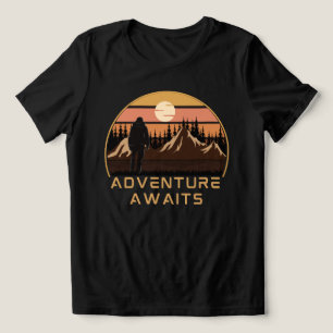 Adventure Begins Camping Wandern , Abenteuer erwar Tri-Blend Shirt