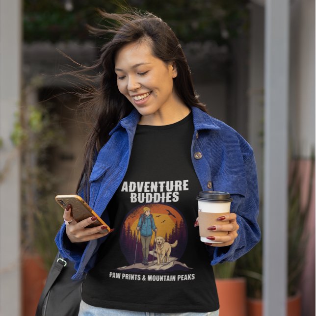Adventure Buddies Dog Hiking & Mountain Sunset T-Shirt (Von Creator hochgeladen)