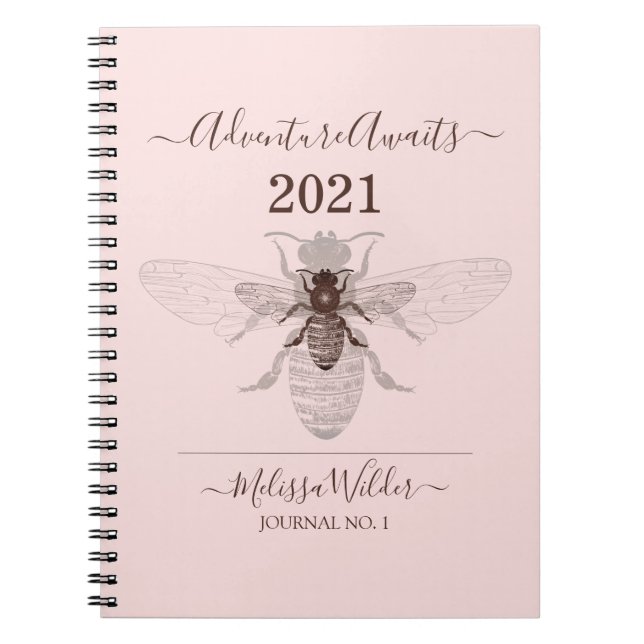 Adventure erwartet Custom Dusty Pink Bee Journal Notizblock (Vorderseite)