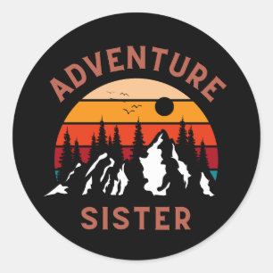 Adventure Sister Runder Aufkleber