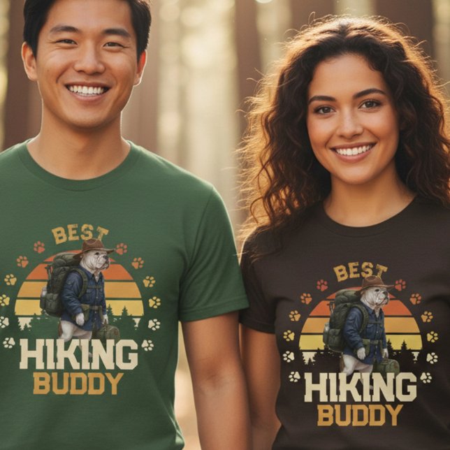 Adventurous American Bulldog Hiker Wilderness  T-Shirt (Von Creator hochgeladen)