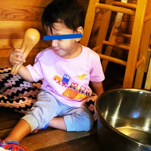 Adventurous Child - Spaß Baby T-shirt (Stylish, Durable, Cotton, USA Made ... with Attractive Design ... front and back.)