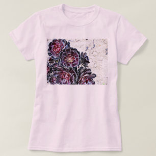 Aeonium-Blume auf trockenen Felsen T-Shirt