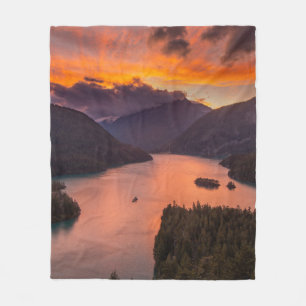AERIELLE FOTOGRAFIE DER SEE-SICHTBILDUNG FLEECEDECKE