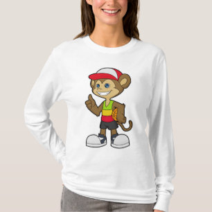 Affe als Basketballspieler mit Basketball T-Shirt
