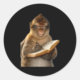 Affe liest Buch schreibt Tagebuch Buchliebhaber Runder Aufkleber