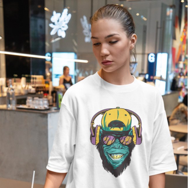 Affe mit Kopfhörern T-Shirt (Von Creator hochgeladen)
