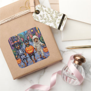 Affenpinscher Hunde Trick-or-Treating zu Halloween Quadratischer Aufkleber